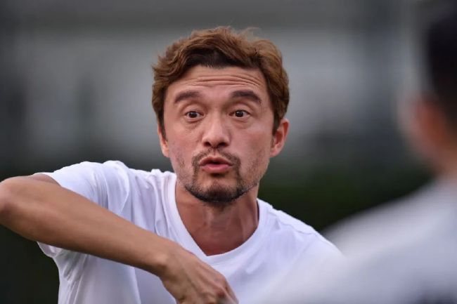 上课被女同桌摸硬了